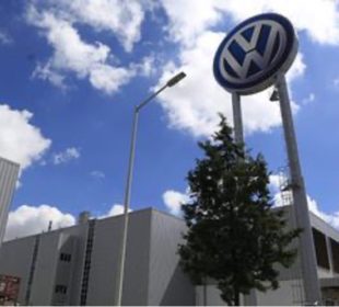 En juego incremento salarial histórico en Volkswagen Puebla