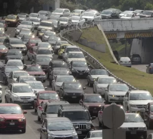 Los coches que visiten el estado de Puebla desde otra parte de la República tendrán que tramitar un pase turístico Foto: Cuartoscuro.