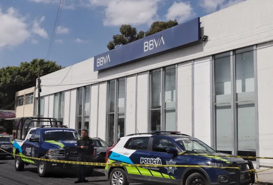 Cuentahabiente de BBVA es herido de bala tras asalto en Puebla