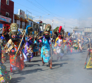 Muere adolescente en carnaval de Huejotzingo, Puebla; lo hirieron en el abdomen