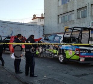Patrulla SSC Puebla atropella a estudiante y choca con dos autos