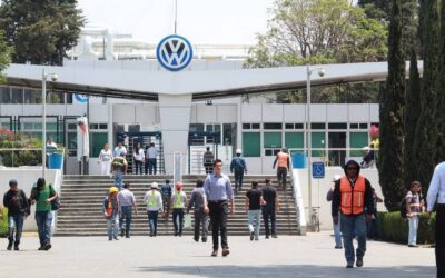 Volkswagen en Puebla aplicará paro de producción por falta de componentes; aquí las fechas