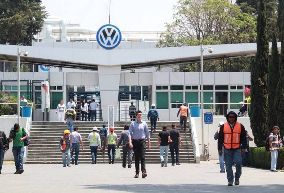 Volkswagen en Puebla aplicará paro de producción por falta de componentes; aquí las fechas