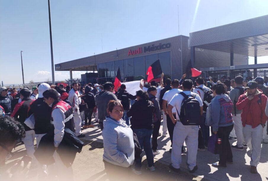 Hasta 22 mil pesos han dejado de cobrar trabajadores de Audi México por la huelga