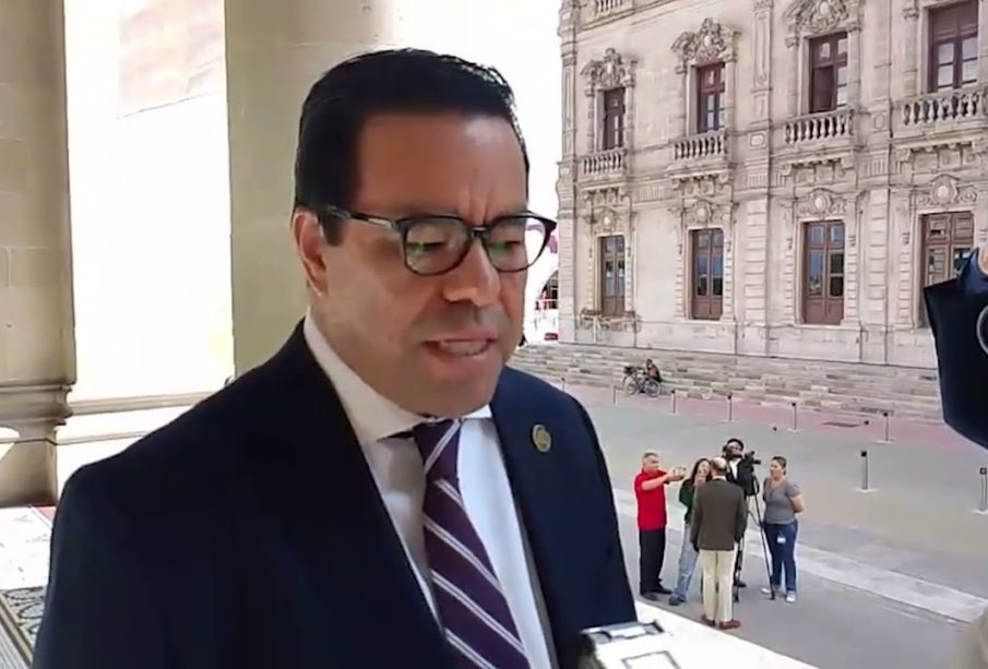 El Bayo Valenzuela: el fiscal que investiga con cálculo y sentencia con silencio