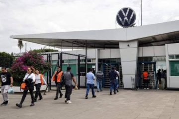 Trabajadores de Volkswagen Puebla piden un acuerdo urgente para evitar una huelga que ponga en riesgo su economía familiar